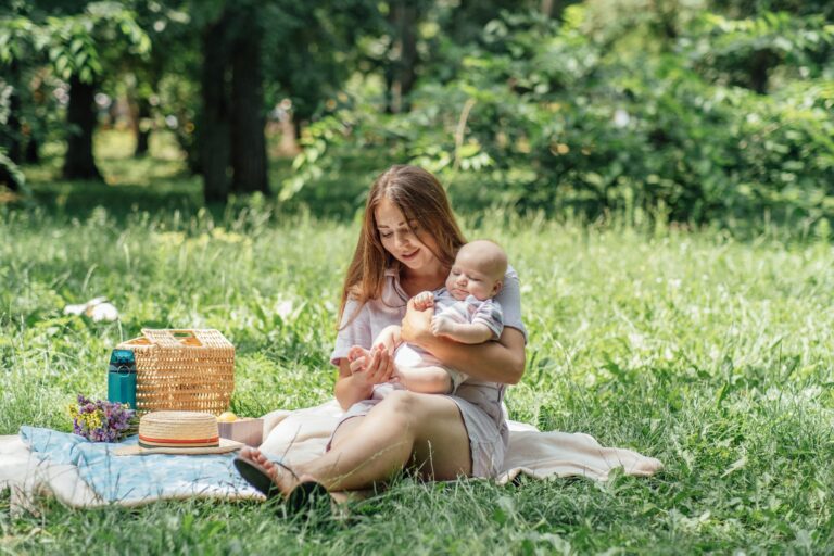 Happy,And,Smiling,Mother,With,Her,Newborn,Baby,Spending,Time